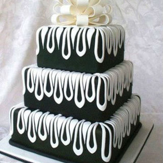 Black & White Droplet Cake   