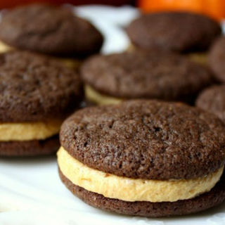 Chocolate Cookies with Coffee Buttercream 