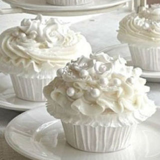 White Delight Cupcakes