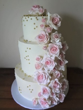 Trail of Roses Cake